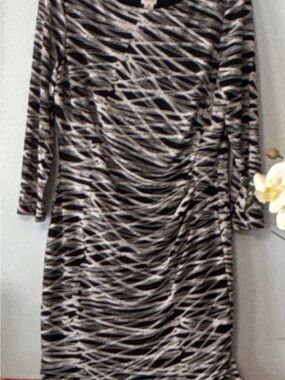 Anne Klein Black and White Abstract Print Long Sleeve Dress